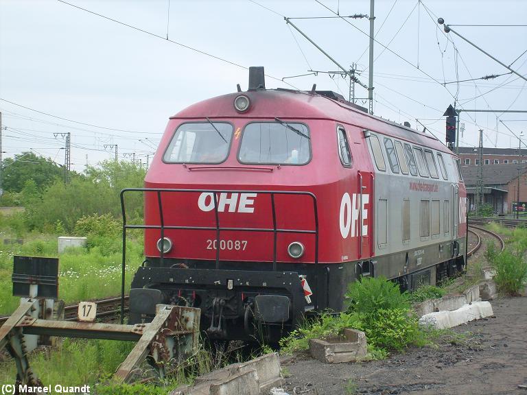 OHE 200087 ist am 4. Juni 2009 auf Gleis 7