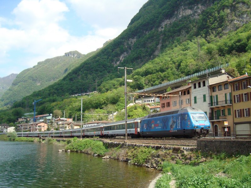 The Re 460 065 with EM design has on 27.04.2008