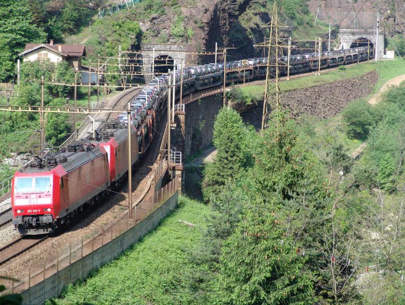 Br 185 139-3 und eine weitere Br 185 am 27.5.05