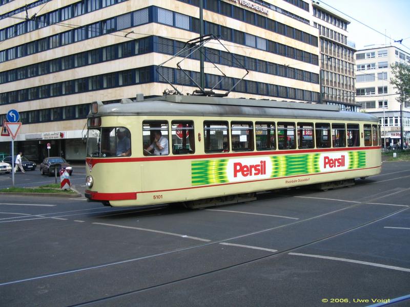 Groraumwagen 5101 am 10 Mai 2006 am Dsseldorfer Hauptbahnhof. Dieser Wagen wird noch als Fahrschulwagen genutzt.