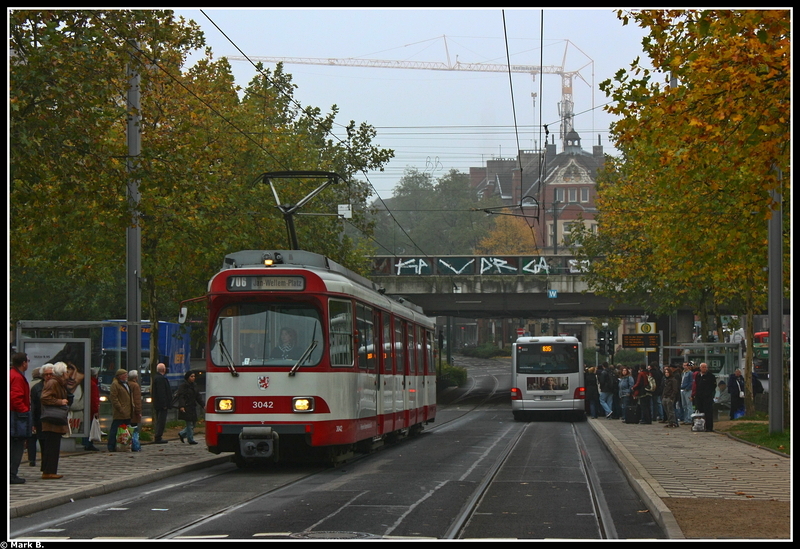 GT8S 3042 am SBahnhof Bilk. Bahnbilder.de