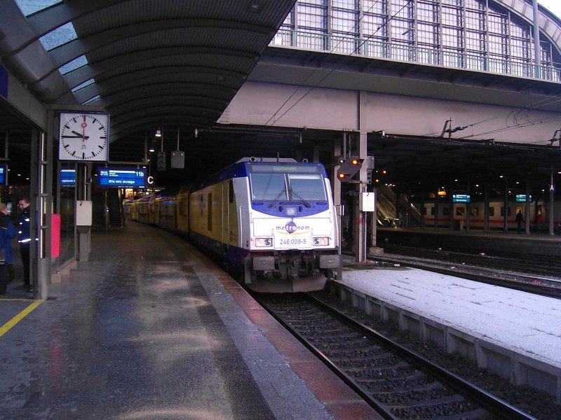 246 009-5 hat den ME 39408 von Cuxhaven nach Hamburg