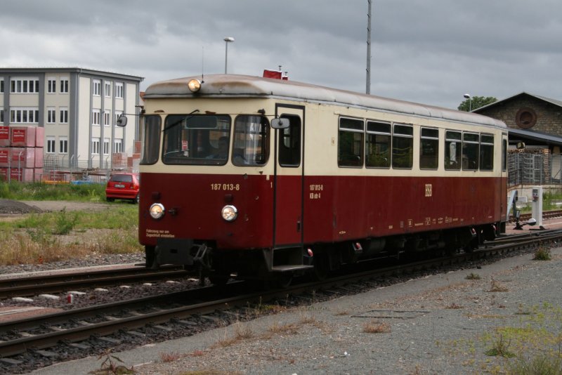 187 013 f�hrt aus Alexisbad kommend in Quedlinburg ein.11.06.09. 