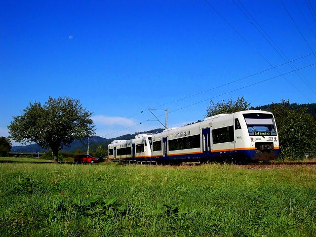 Zwei Regioshuttle der OSB fahren als OSB 87332 nach Bad