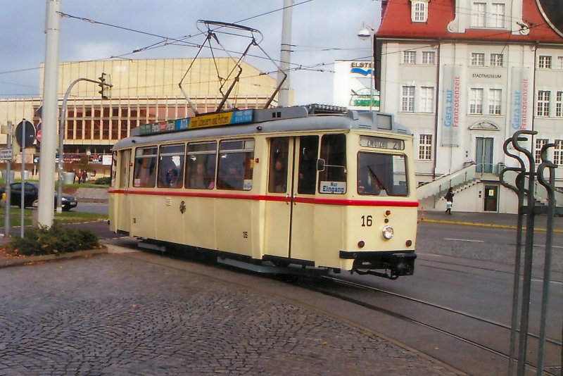 Hist. Triebwagen Nr. 16 auf der Linie 2 unterwegs, 2006