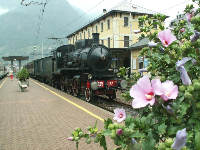 Hist.Dampfzug der  Gruppo ALe 883  mit 625.177 am 31.07.05 in Tirano