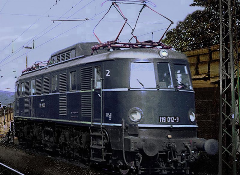 Bw Hagen-Eck 1968.
Die 119 012 wird f�r eine neue Zugleistung