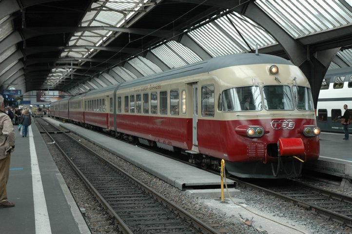 Der TEE ans Theater d Gotthardbahn am 5.7.07 in Z�rich. 