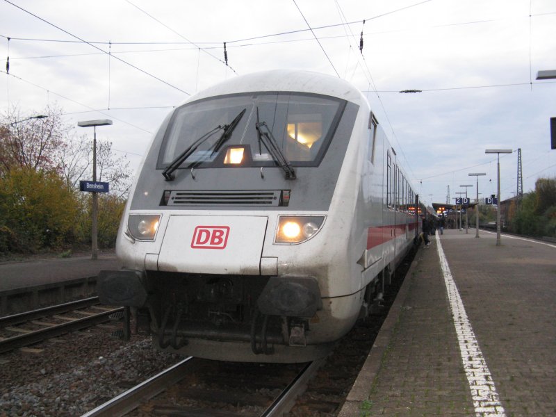 IC391 von Frankfurt(Main)Hbf nach Salzburg Hbf.Am 01.11.08 beim Halt in