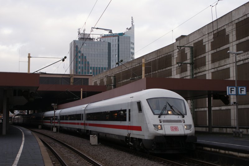 101 126-1 mit dem IC 1119 (D�sseldorf - Stuttgart) bei