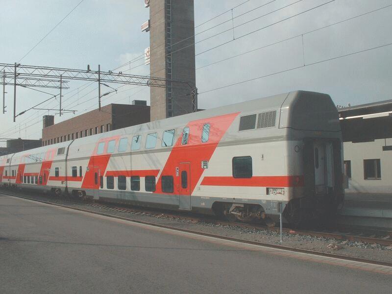 IC2-car 2nd class EDFS 28 302 on 09.06.2002 in Tampere.