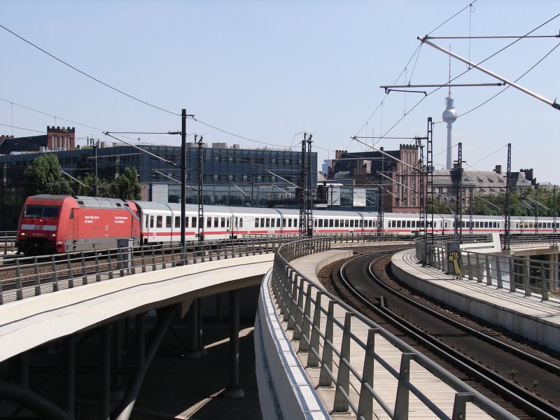 BR 101 004-0 mit InterCity 142 nach Amsterdam Central via