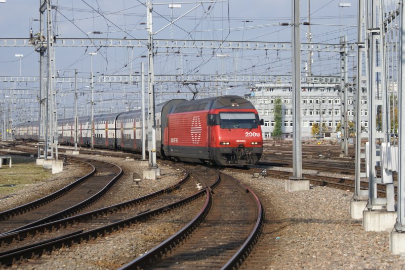 Re 460048-2 goes on with an IC one 19:10:08 2000