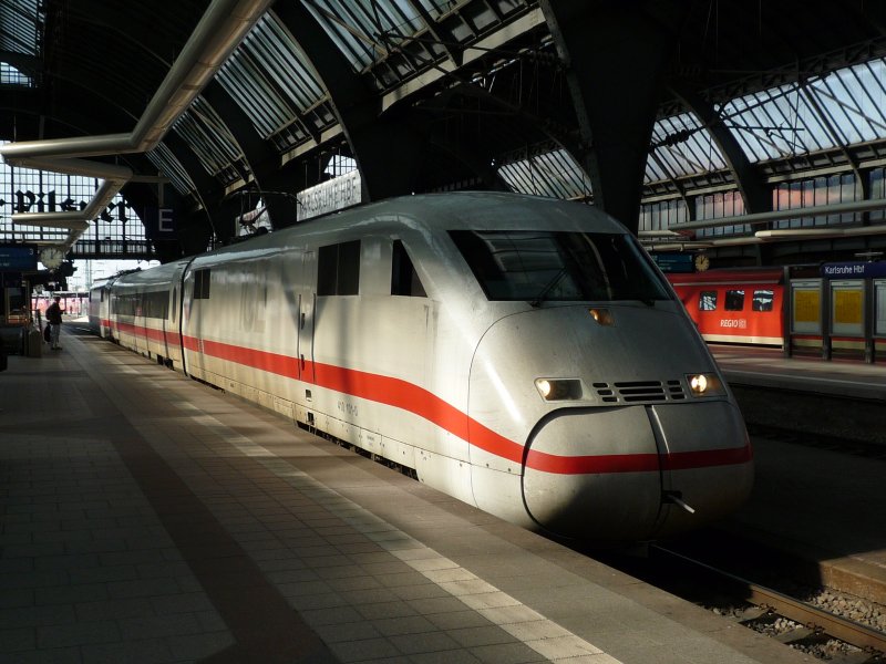 ICE-S 410 101-0 steht in Karlsruhe Hbf. 25.02.09 