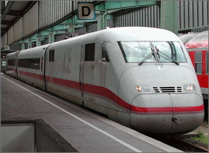 Besuchen Sie den Bahnhof Stuttgart, solange er noch steht... (II).