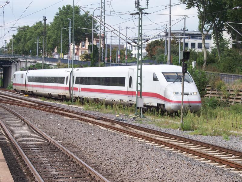 Br 410 101 f�hrt in Den Mannheimer Abstellgleis ein am
