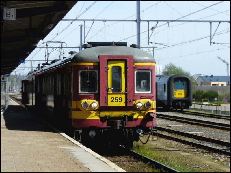 In Belgien scheint man ein Faible fr hssliche Zge zu haben. Bei herrlichem Wetter kann man von den Triebzgen 259 und 503 trotzdem schne Fotos machen. Bild aufgenommen in Arlon am 27.04.08