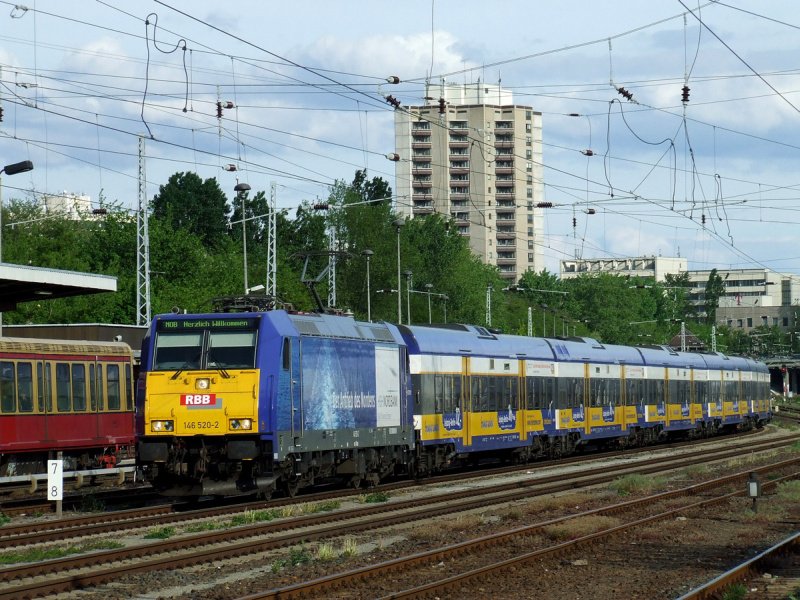 146 520-2 >>Antrieb des Nordens<<, mit ihrem InterConnex, bei der