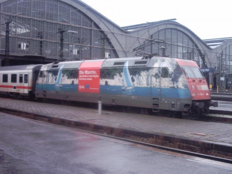 Italia 101 096-6 wartet am 12.02.2005 in Leipzig Hbf auf die Abfahrt nach Dortmund.