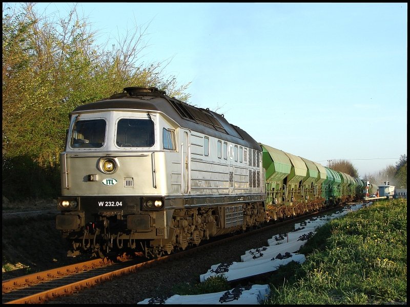 ITL W 232.04 am Abend des 27.04.2007 bei Schotterarbeiten auf