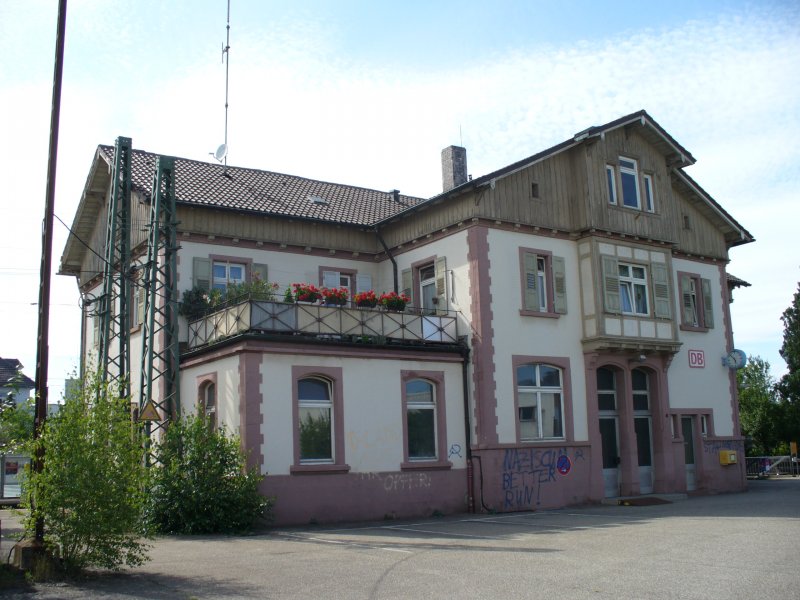 Das schmucke Bahnhofsgeb�ude von Ettlingen-West bei Karlsruhe.
Leider wurde dieses 1844