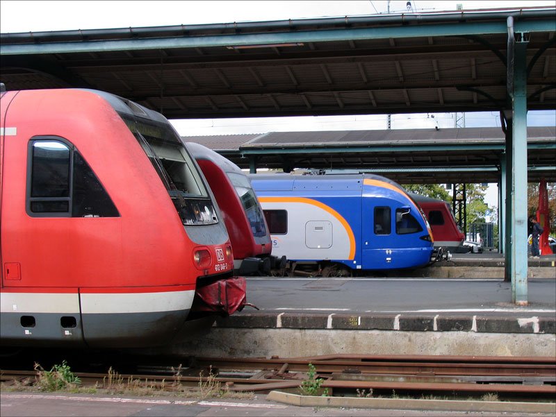 Vier Bahnnasen: ein 612er, ein Doppelstocksteuerwagen, ein 427er (Flirt) von