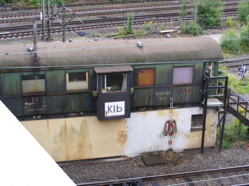 Das Wagenkastenstellwerk an der Einfahrt nach Kassel Hbf. Ein Behelf