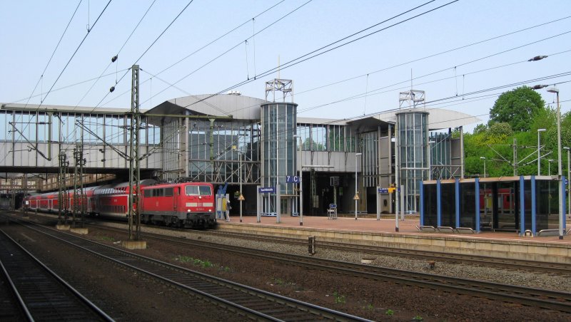 111 193-9 steht am 1.05.09 mit RE 4111 Kassel Hbf