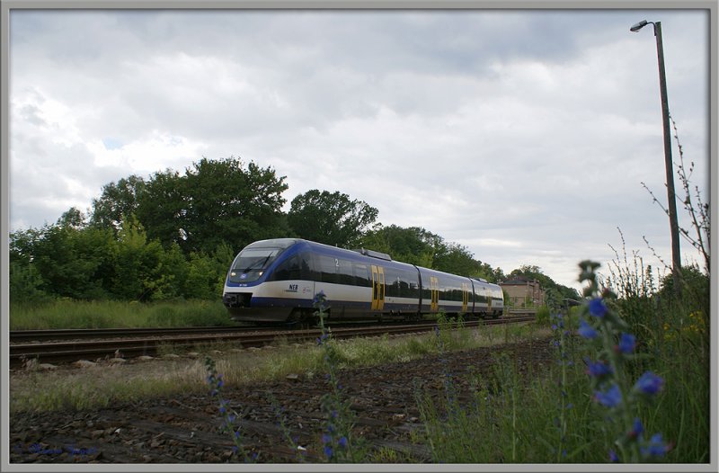 The VT 735 Niederbarnimer of Railways (NEB) leaves the station