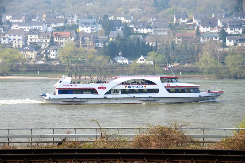 �ber die Schienen geschaut... (nach R�desheim a.R. mit Blick auf