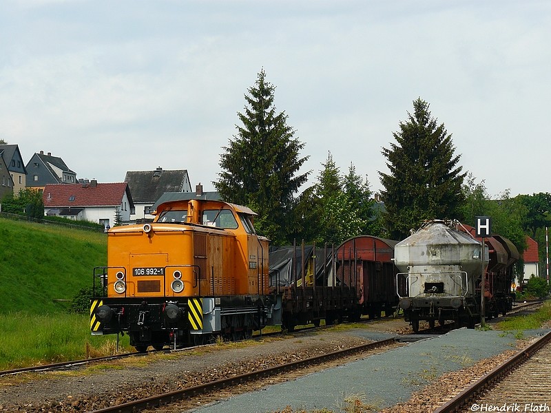 In the train station Markersbach was then separated. The first