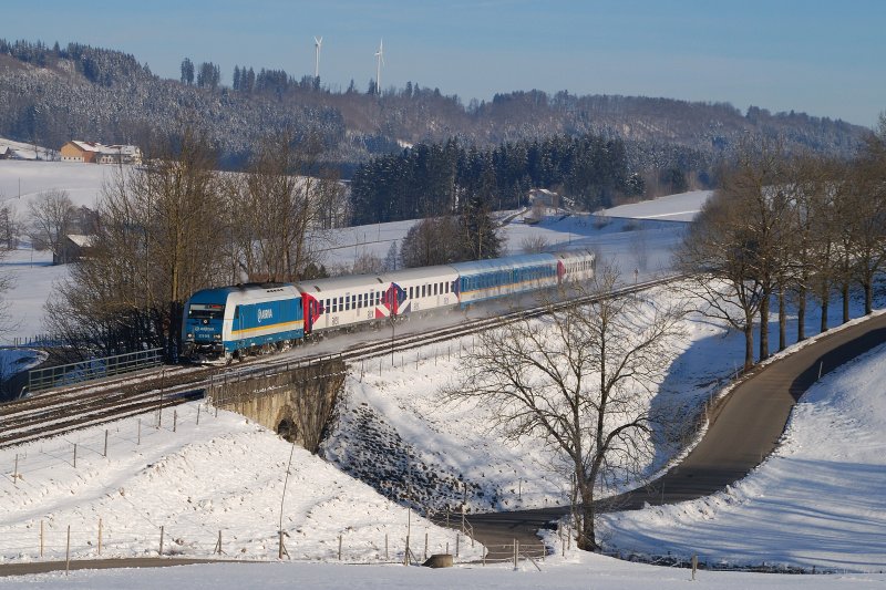 223 069 (Arriva) mit Alx 86206 bei Ellenberg (06.03.2008) 