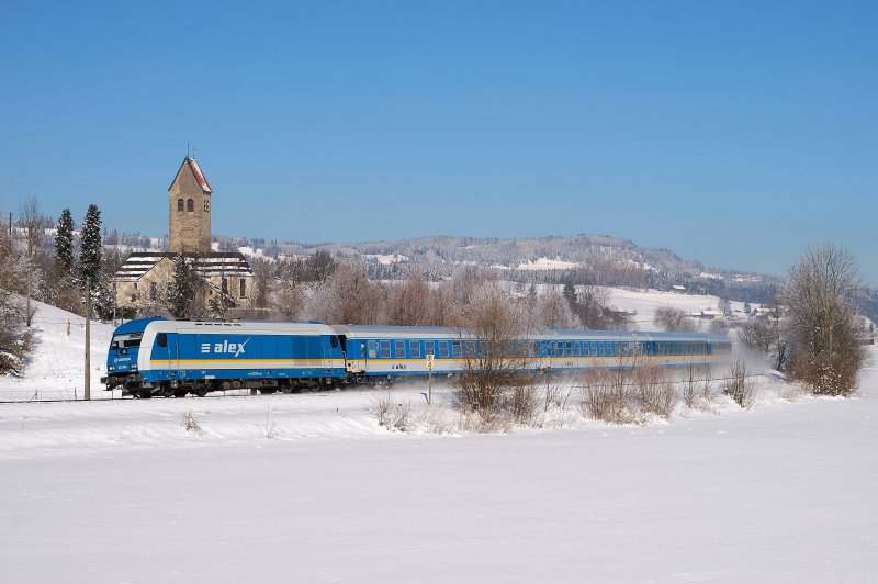 223 061 (Arriva) mit Alx 86208 in Stein im Allg�u