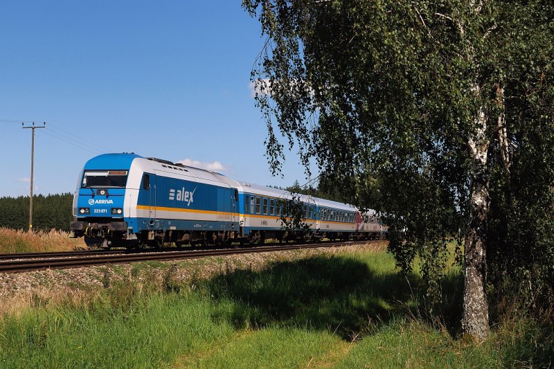 223 071 (Arriva) with Alx 86 214 (18/08/2008) at Schwabhausen
