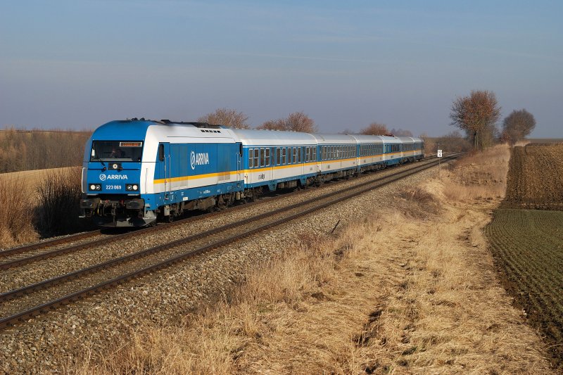 223 069 (Arriva) with Alx 38 708 (04.02.2009) in sub-Mulhouse