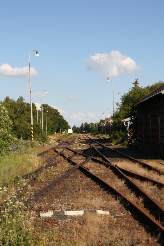 Die Weichensra�e in der Einfahrt des Bahnhofs Krimov in Richtung