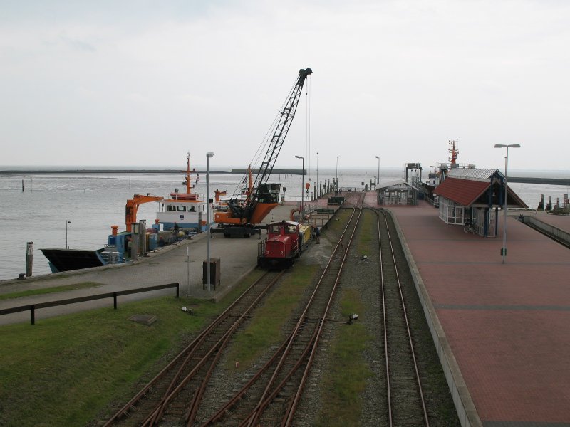 26.07.2007: Kings 1, the island in front of a freight