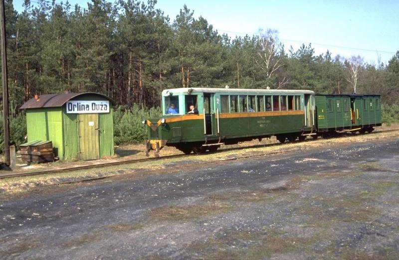 Lngst Vergangenheit.Die Jarociner Kreisbahn Zagorow - Witaszyce im Mrz 1991.Kurzer Zwischenhalt mit Oldtimer VT bei Orlina Duza.Das war noch Kleinbahn Romantik!(Archiv P.Walter) 