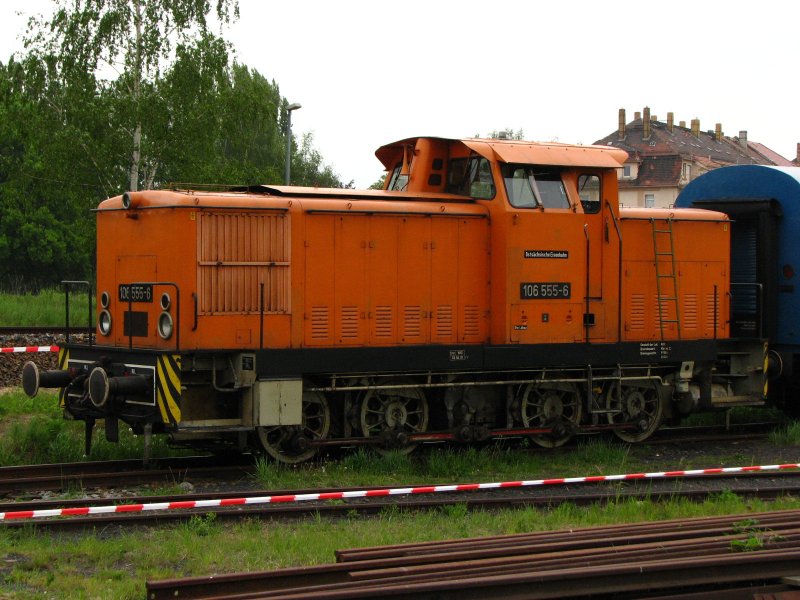 106 555-6 ausgestellt beim Maschinenhausfest in L�bau 10.05.09. 