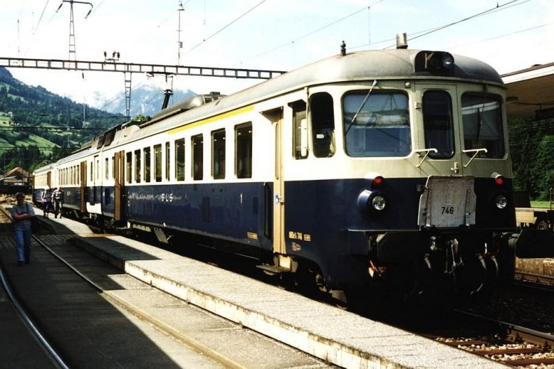 746/946 auf Bahnhof Reichenbach am 17-07-1995. Bild und scan: Date