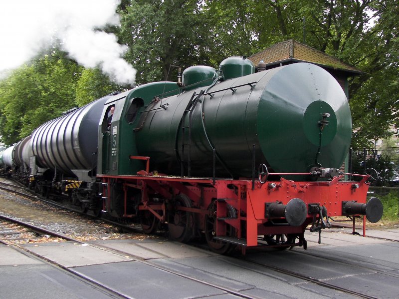 Lok 5 (Dampfspeicherlok Typ Rheinbrikett/Krupp FNr. 3330/Baujahr 1958) der Sasol-Werke in Herne. --  22.06.2009