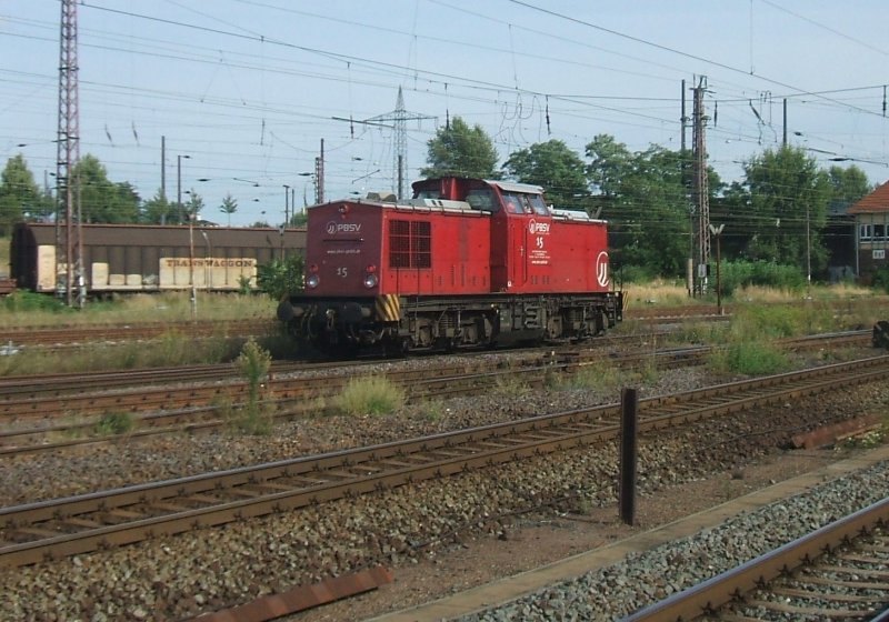 Lok Nummer 15 solo beim Rangieren in Magdeburg-Eichenweiler am 11.08.08