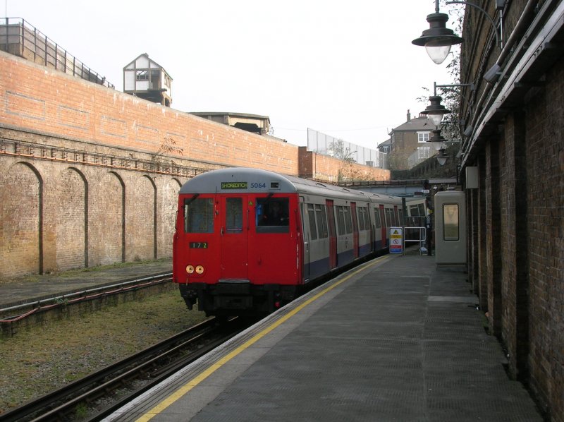 East London Line in Shoredirch, 5. Februar 2006. Diese Station