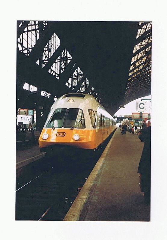 ET 403 als Lufthansa-Airport-Express in K�ln im Juni 1984.
(Gescanntes Foto)