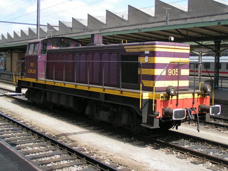 CFL shunter 905 in Luxembourg to the central station on