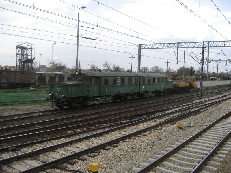 Ma090 802 steht am 22.04.2008 im Bahnhof Skierniewice. 