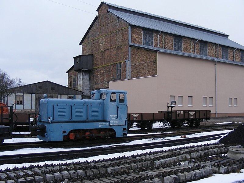 Lok 33 der Mansfelder Bergwerksbahn am 20.2.2009 auf dem Gel�nde