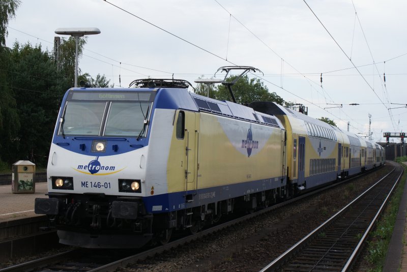 ME 146-01 alias 146 501-2 der metronom Eisenbahngesellschaft,beim kurzen Halt im Celler Bahnhof am 21.07.2009.