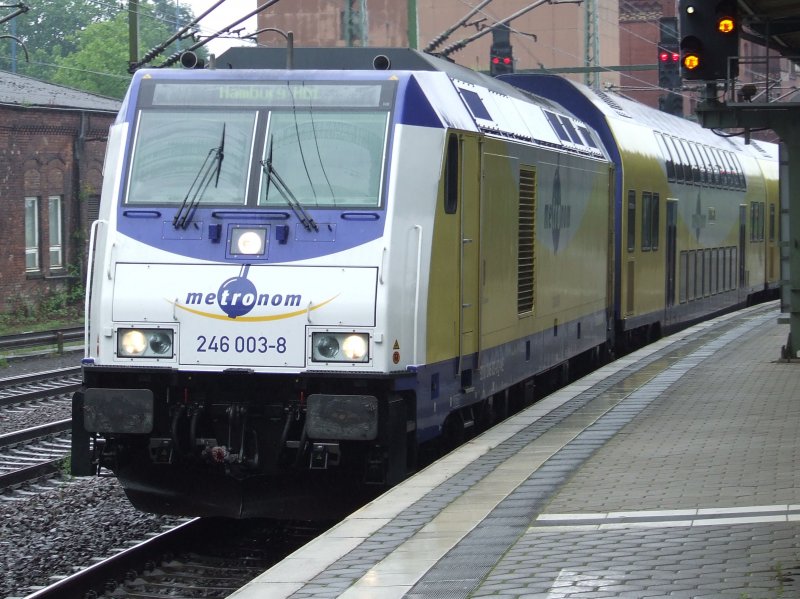 Metronom BR 246 003-8 f�hrt aus Cuxhaven in HH-Harburg ein.