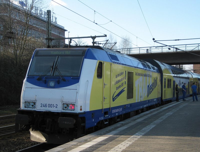 246 001-2 TRAXX Diesellok steht am 1.04.09 mit ME 39426